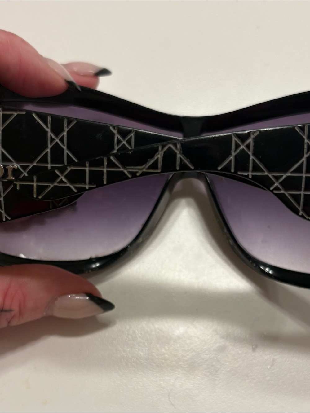 Dior Vintage Y2K Oversized Black Frame Sunglasses with Gradient Purple Lenses - Picture 3 of 8